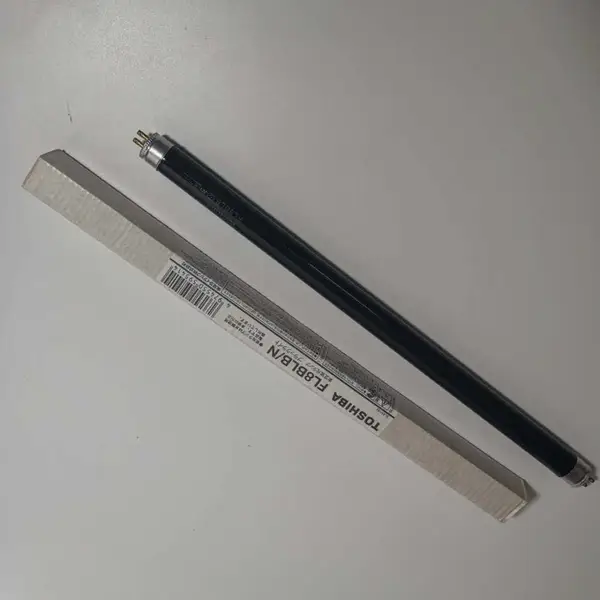 原装进口东芝TOSHIBA 验钞机灯管8W黑紫光灯FL8BLB