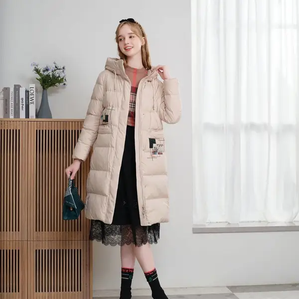 品牌撤柜尾货 宝莱国际羽绒服 成熟优雅气质大码刺绣设计羽绒服