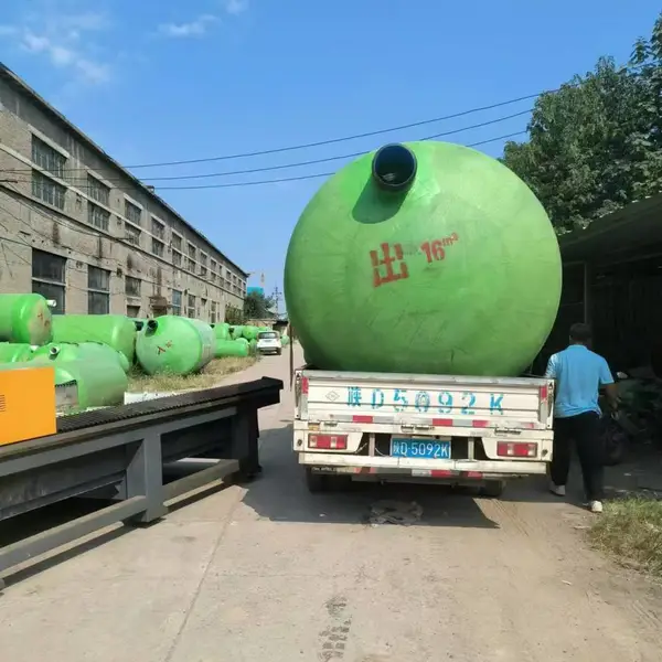 平凉泾川县三格式玻璃钢化粪池 沉淀池 蓄水池 隔油池10立方米生产厂家