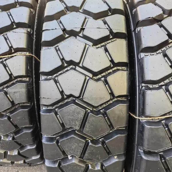 HILO华鲁、琥珀石 16.00R25 B02NT E-3 三星 TT/TL 宽体矿卡轮胎
