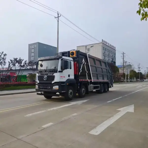 陕汽德龙M3000S前四后八40方压缩式垃圾车