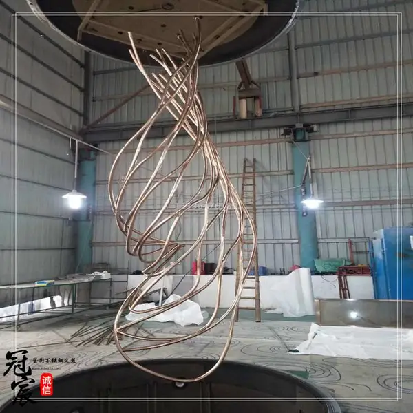 不锈钢火烈鸟雕塑定制 仿真动物镜面不锈钢雕塑 纯手工锻打成型
