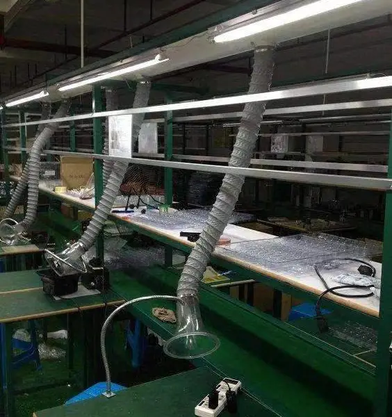 聚能通风公司长期给客户进行烙铁工业流水线焊锡除烟