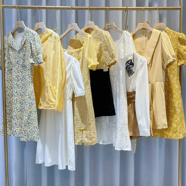 女装品牌折扣女装女装直播货源女装品牌撤柜库存专柜尾货杂款