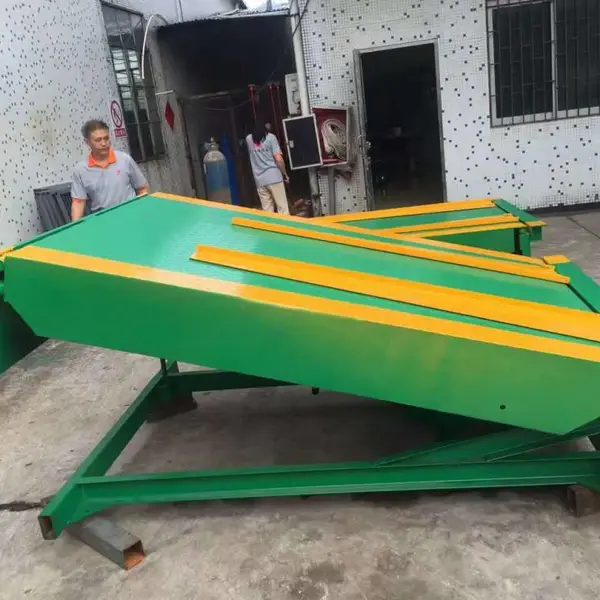 广东佛山载重6吨DCQ固定式登车桥,高度可调,仓储货台