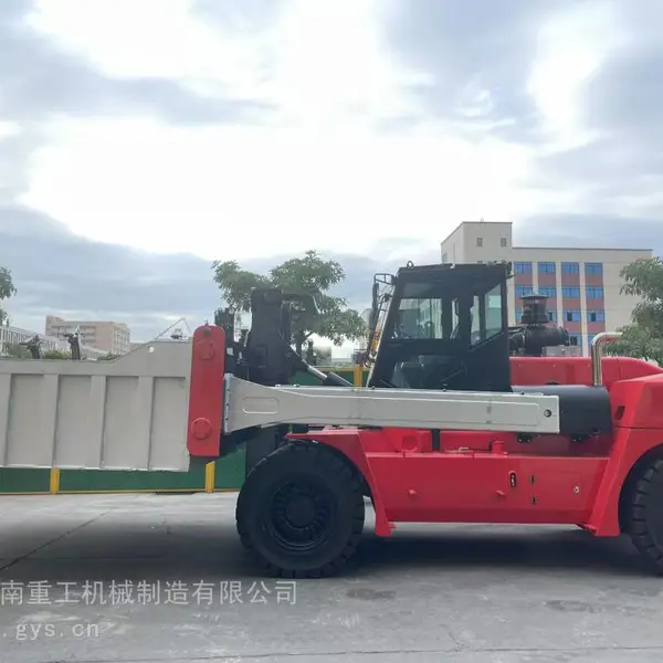铝合金熔炉5吨加料车铝厂专用车辆设备华南重工供应