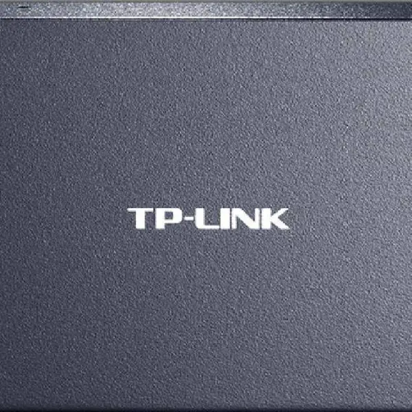 TL-SF1008D 8口百兆金属铁壳交换机 8口网线分线器交换器