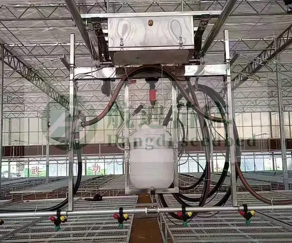 温室大棚平移式自走喷灌机 选择航迪节水都说好