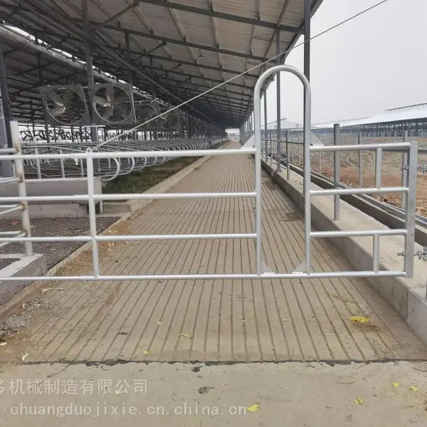 郑州创多机械加厚热镀锌牧场牛舍隔栏门