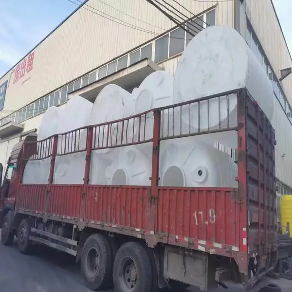 供应各种颜色 常规白色耐酸碱抗腐蚀PE水箱 塑料水箱 大型水塔