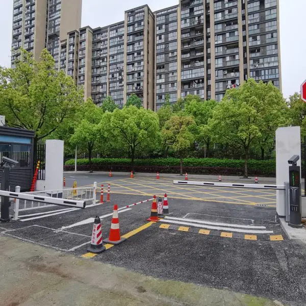 杭州滨江区停车场自动识别系统、智能道闸、人脸识别门禁