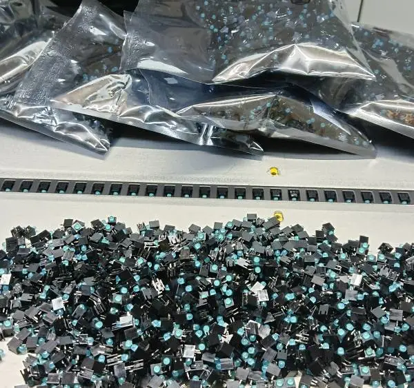 红外发光二极管编带,兼容SMT产线,安防监控设备专用