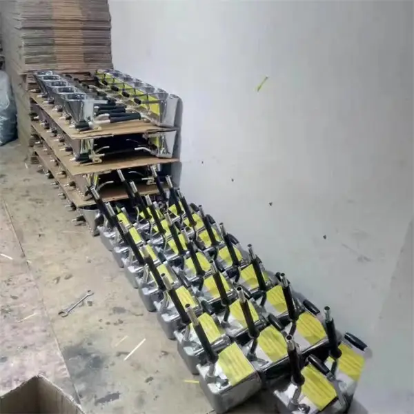 成德 智能静电喷涂机 干粉电动喷粉机 沥青路面缝隙喷枪