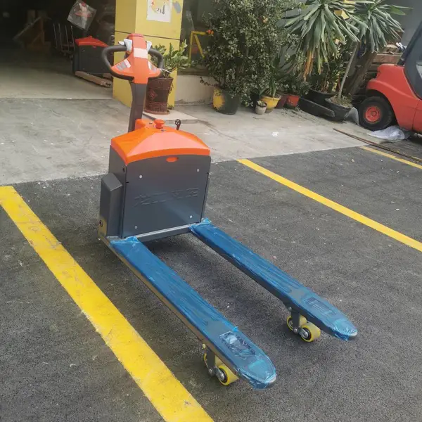 佛山全电动叉车 物流搬运电动车质量***鑫升力机械