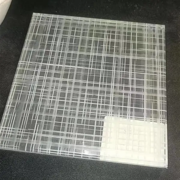 方格玉沙条夹丝钢化玻璃