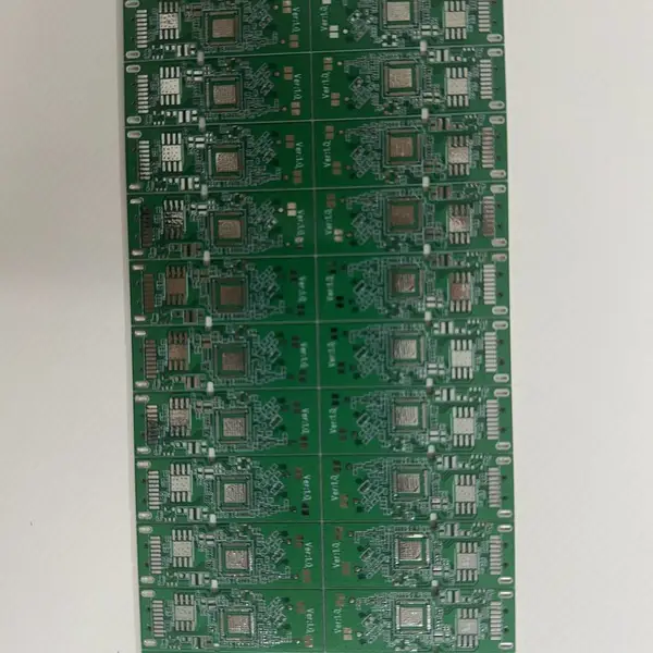 PCB电路板厂家无铅喷锡1.0四层板1oz高电压电流交期快线路板厂家支持验厂红油白字颜色可选UL,9001,14001