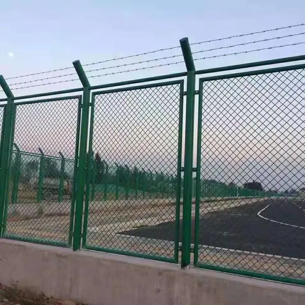 公路护栏 港口护栏网 工厂围栏 防攀爬护栏
