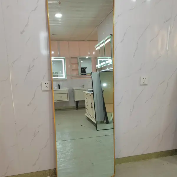 ���Ͻ������ƴ��¾��������¾��Ƶ꾵�ӱ���ȫ����һ��Բ�Ǹ��徵
