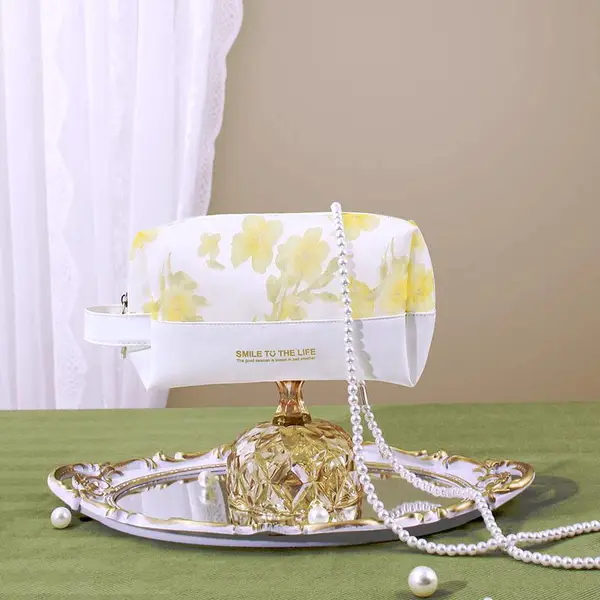 ��˿���λ�ױ�� ins�����û�ױ��Ʒ���ɴ����б�Яϴ������Ʒ��Ʒ������
