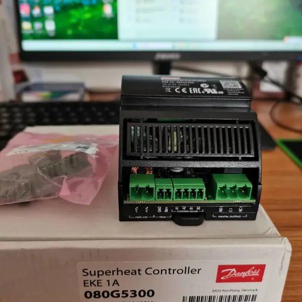 Danfoss����˹�������ͷ����ȶȿ����� EKE1A 080G5300