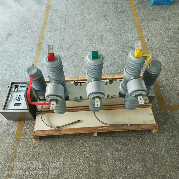 广西供应ZW32-12FG/630-20户外高压智能方形控制器真空断路器