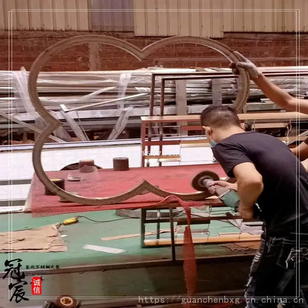 云南不锈钢画框 展示厅不锈钢画框装饰 宣传画不锈钢包边