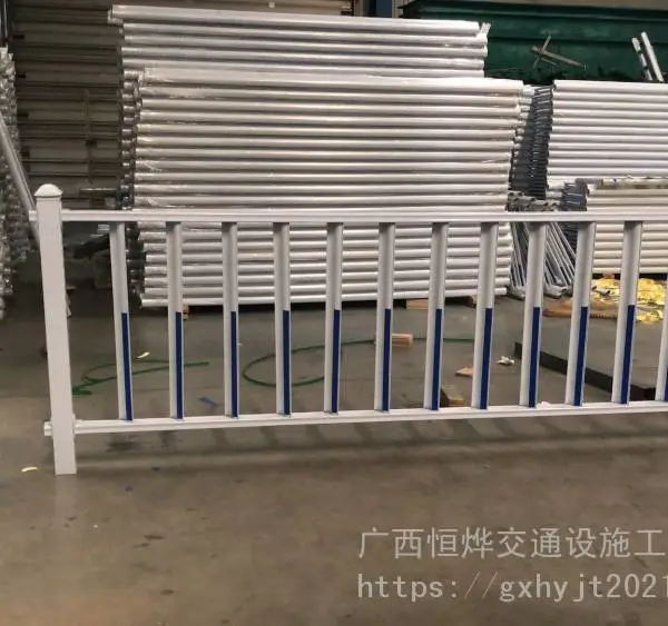 广西市政护栏厂 南宁市政道路护栏厂 锌钢护栏厂 市政道路隔离栅 锌钢隔离围栏 恒烨筛网定制