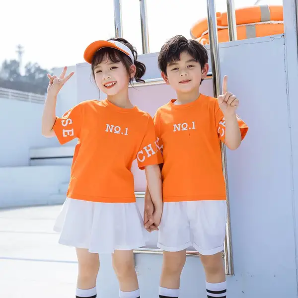 云 南春季幼儿园校服时尚款式表演服套装昆 明巴拉王子童装校服