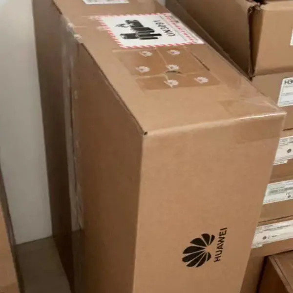 USG6615E主机 16*GE RJ45 6*GE SFP 6*10GE ,16G内存,1交流电源