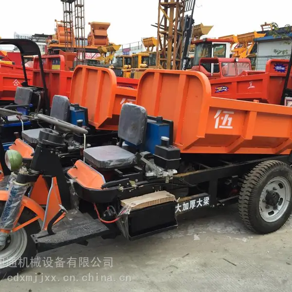 成都柴油三轮车,三轮工程车,带自卸翻斗,工地火三轮配件齐全
