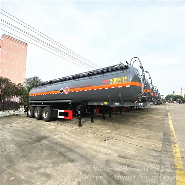 八类化工半挂车 特运衬pe防腐槽罐 钢塑防腐槽罐车