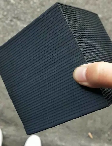 ���Ϲ�����ˮ���ѻ���̿(10*10*10cm)