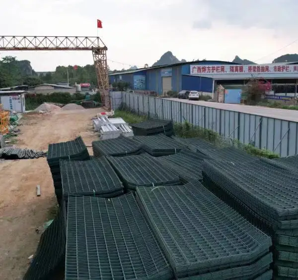 湖南光伏发电场围栏网 风力发电场隔离栅 浸塑铁丝网 双边丝护栏网