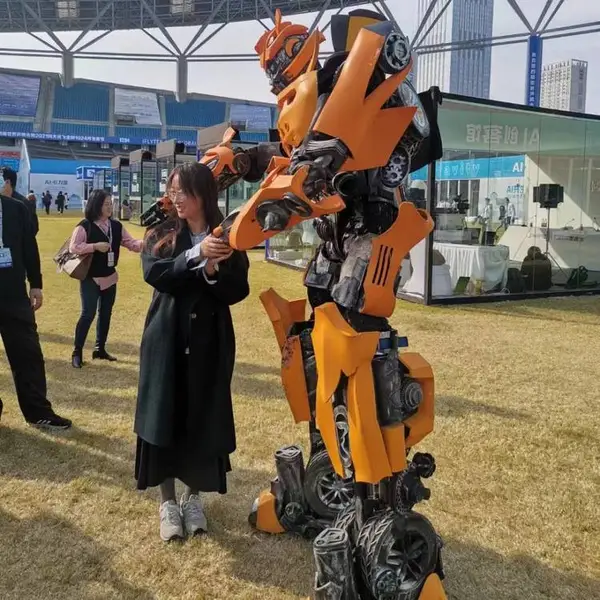 变形金刚模型租赁 真人穿戴大黄蜂衣服 动态擎天柱出租出售