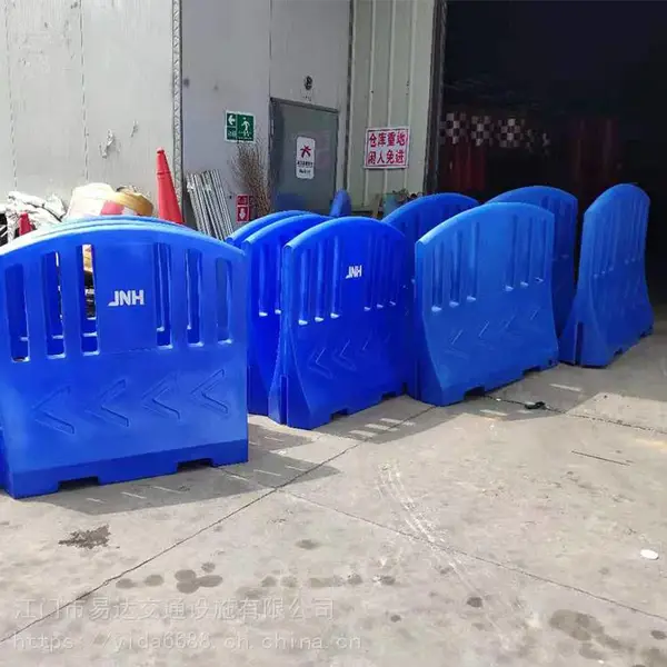 PE�Ű�ʽ����ˮ��Χ�� ��ͨ���ư�ȫ����עˮˮ������