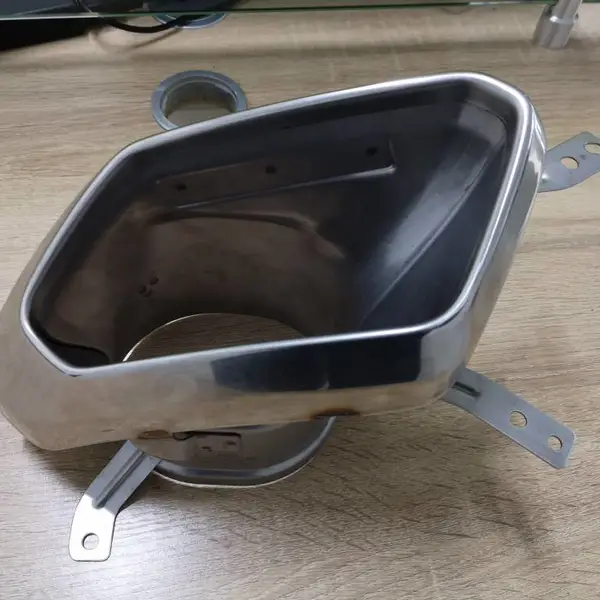 异形汽车排气尾管冲压拉伸加工排气尾管冲压模具排气尾管连续生产成都