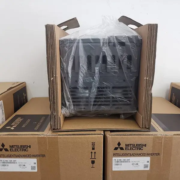 ����FR-A800ϵ�б�Ƶ�� FR-A820-01540-2-60 30KW ����RS-485