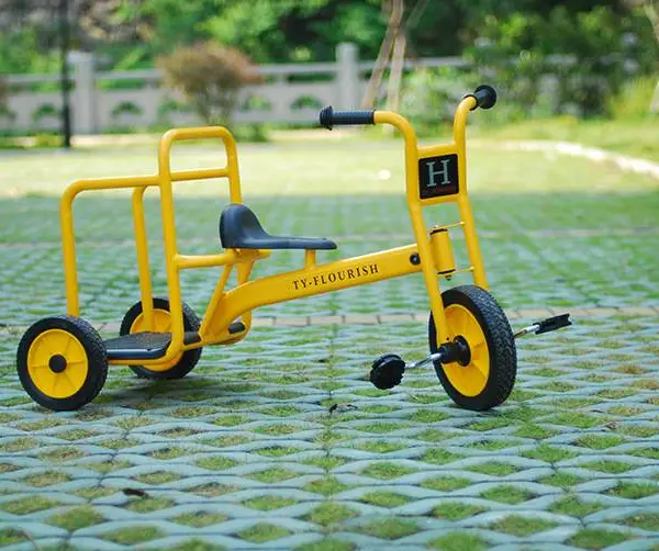 幼儿园玩具黄色童车小黄车 桂林儿童双人脚踏趣味自行车