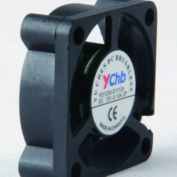 ��Ӧ����12V6025����������Դ���ȳ��ң������۲�