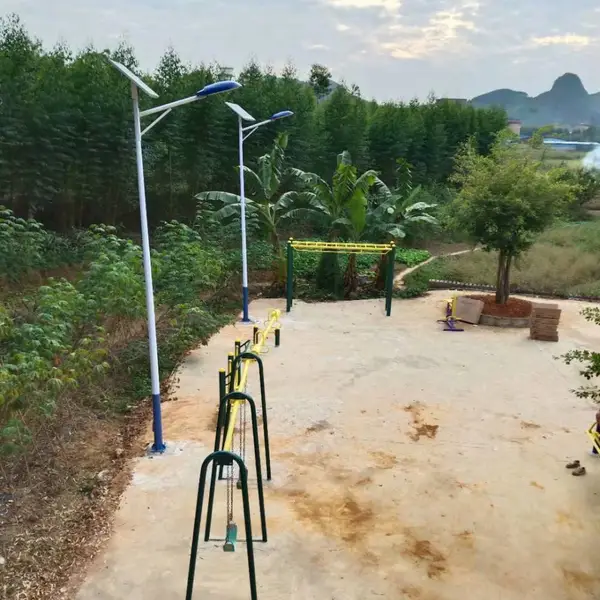 供应崇左市太阳能路灯灯杆,乡村道路灯杆庭院照明灯杆灯具批发