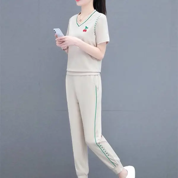 直播实体跑量单品 卡丹美思夏 运动休闲两件套服装 中年妈妈户外短袖服饰