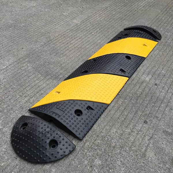 石家庄橡胶减速带 挡车器 护角 广角镜 挡车杆批发 河北石家庄路锥 水马 防撞桶批发
