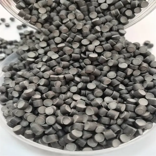 橡塑PVC电线电缆料 聚氯乙烯软管塑胶颗粒 塑胶跑道原料