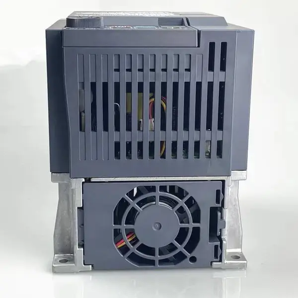 ��Ӧ �����Ƶ�� FR-CS82S-100-60 2.2KW�ֻ�ȫ��ԭװ PLC�ŷ�
