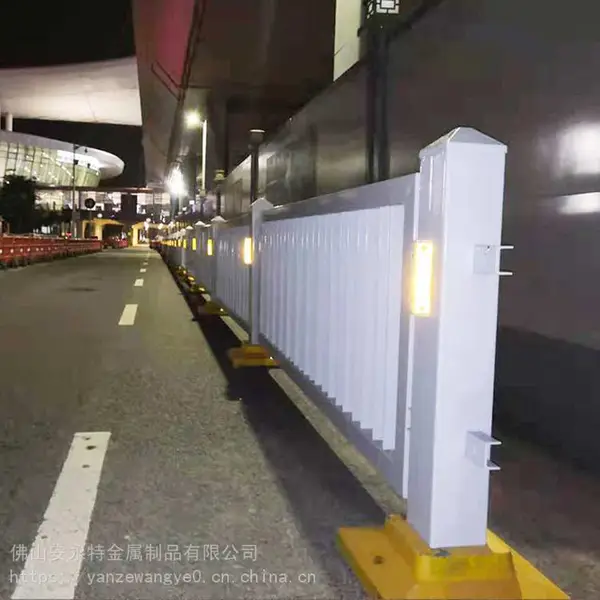 揭阳市政道路护栏 东莞港式防撞栏 城市交通护栏