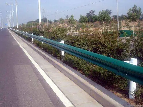 天津安装销售护栏 道路隔离护栏 波形护栏