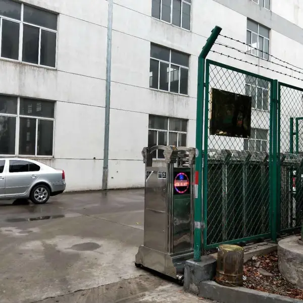 张家港杨舍伸缩门张家港道闸安装与维修_富家电动门加工厂
