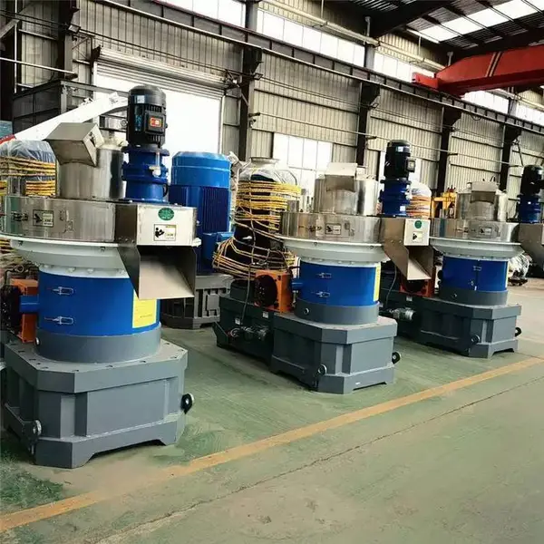 制造销售木屑燃料颗粒机 生物质颗粒机560制粒机功率90kw