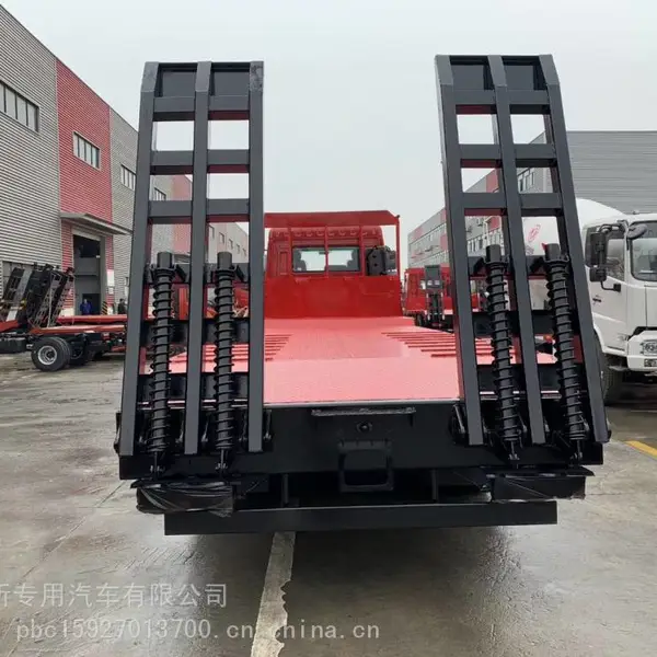 东风D17前四后八挖掘机平板运输车拉35吨挖掘机平板拖车厂家可分期付款