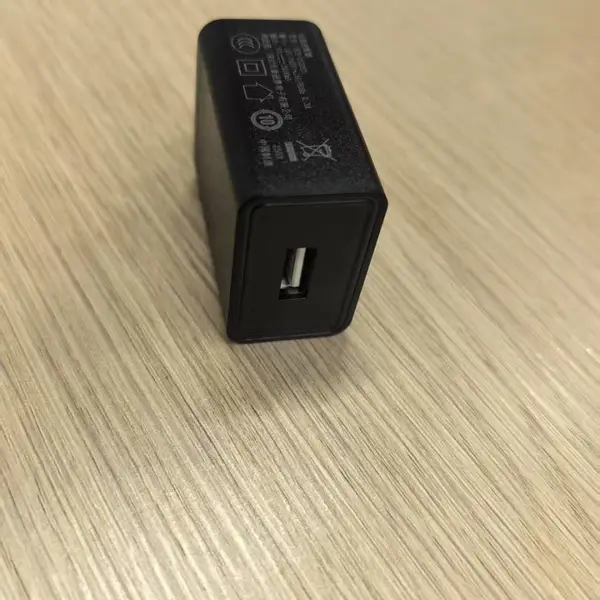 5v1a 5V2A 充电头 中规CCC认证 黑色或白色或定制颜色